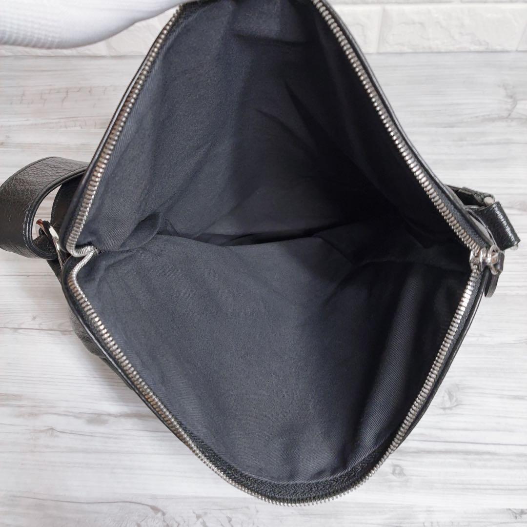 【ステファノマーノ】 ショルダーバッグ レザー 黒 イタリア 肩がけ シボ革