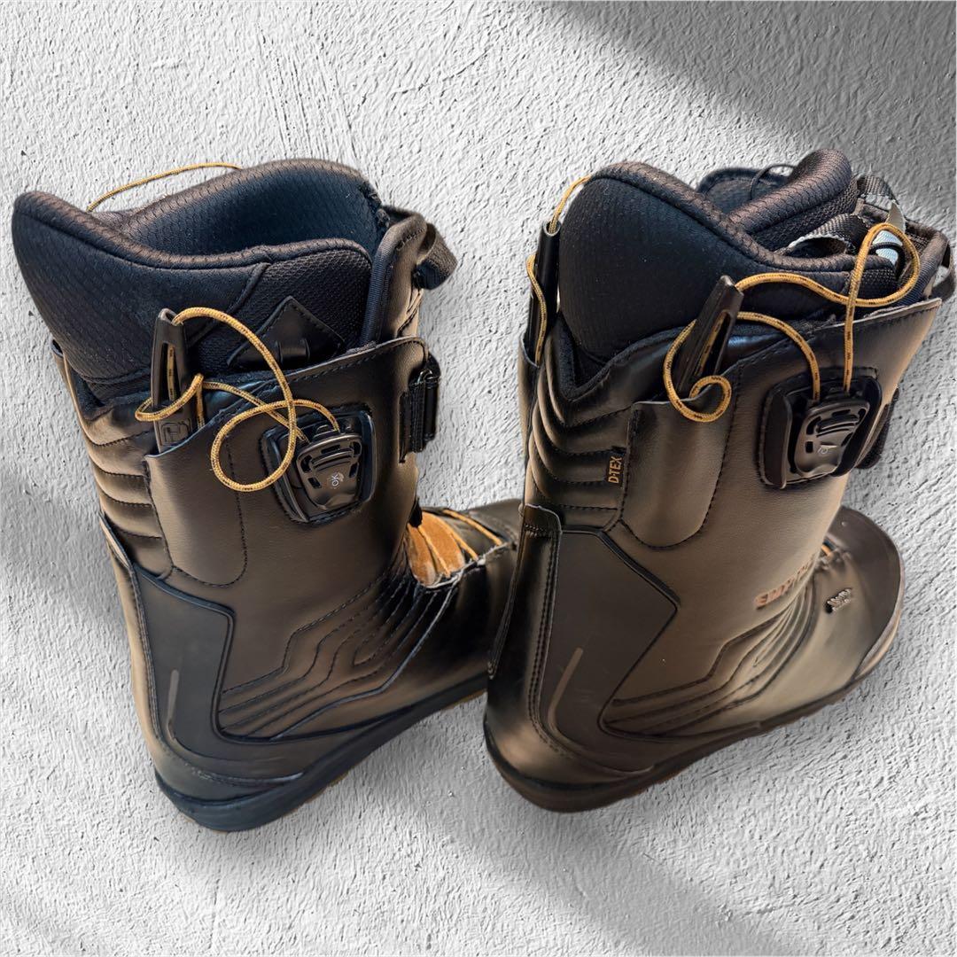 スノーボードブーツ ブラック ダブルストラップ DEELUXE