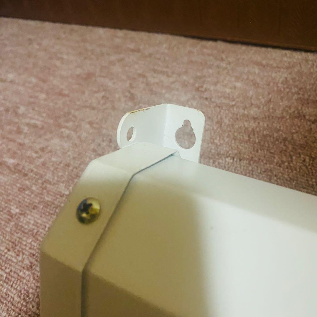 美品☆プロジェクタースクリーン 80型　壁掛け 吊り下げ式 ホームシアター
