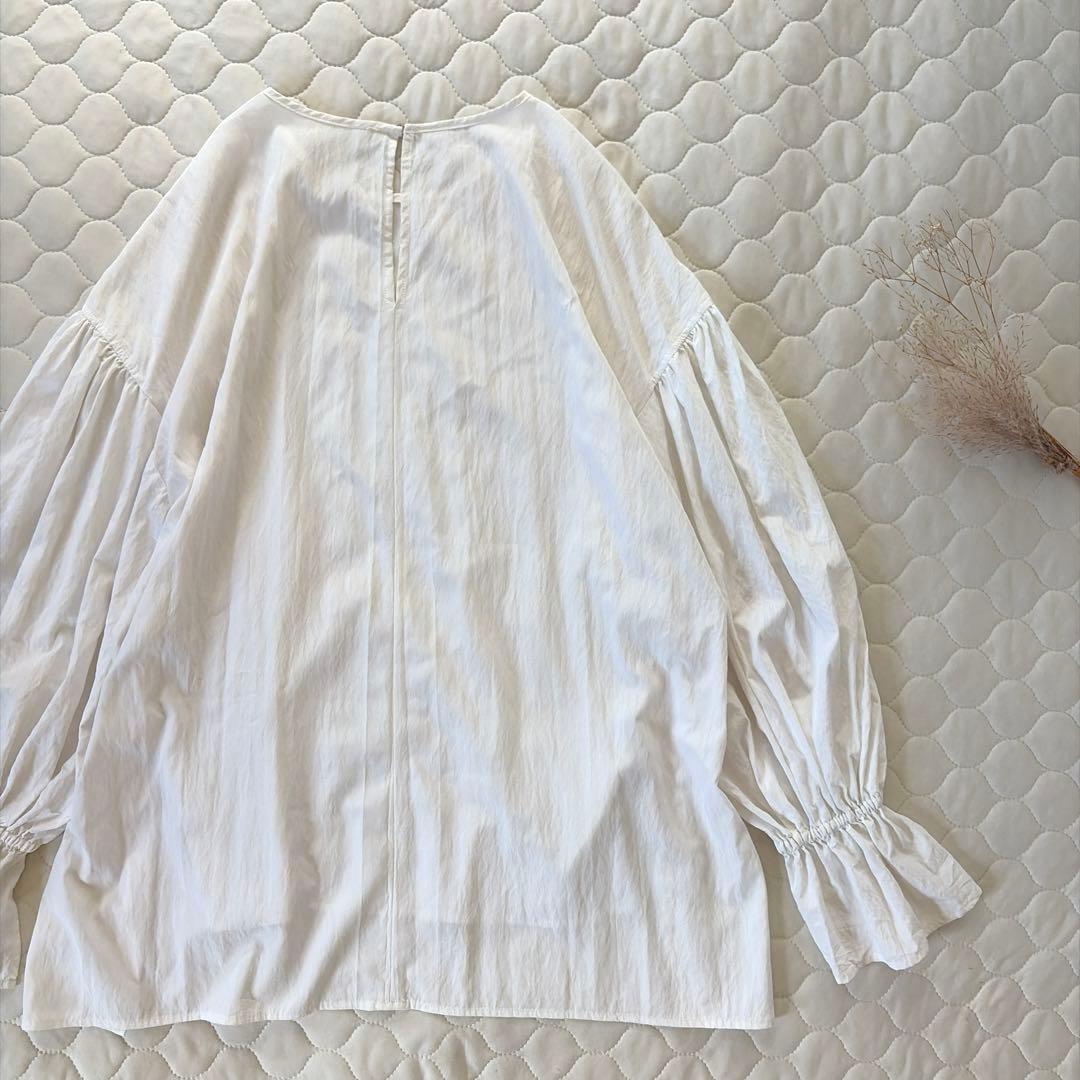 【美品】BEARDSLEY✴︎LIVETART ギャザーカフスシャツ　ホワイト