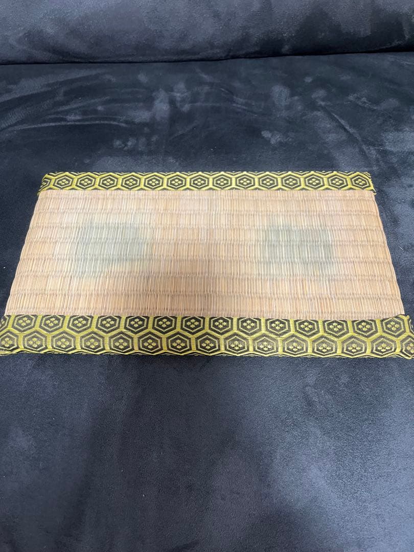 早い物勝ち！招き猫 陶器 置物 赤青スカーフ　美形　手が長い　伊勢　おかげ横丁