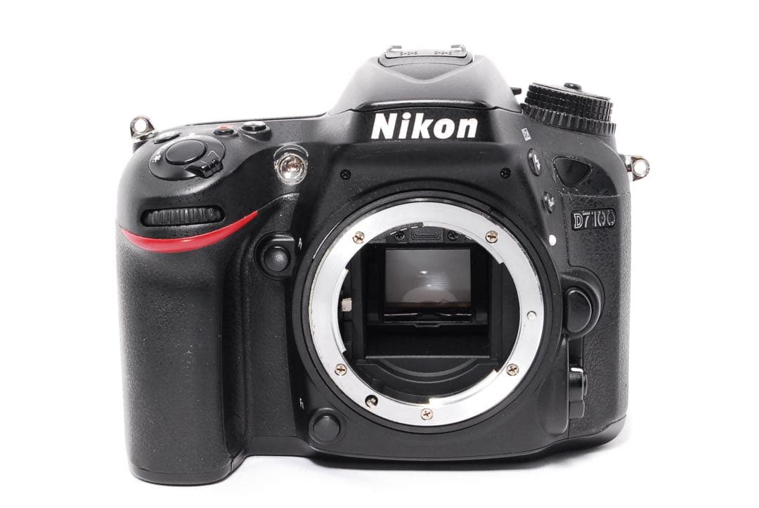 まだまだ使える◆Nikon D7100◆高性能◆ハイアマチュア機◆一眼レフカメラ