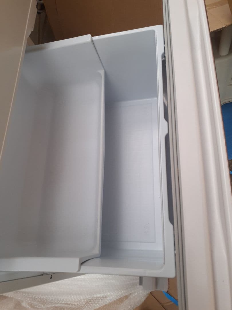 三菱冷蔵庫　272L 3ドア　2019年