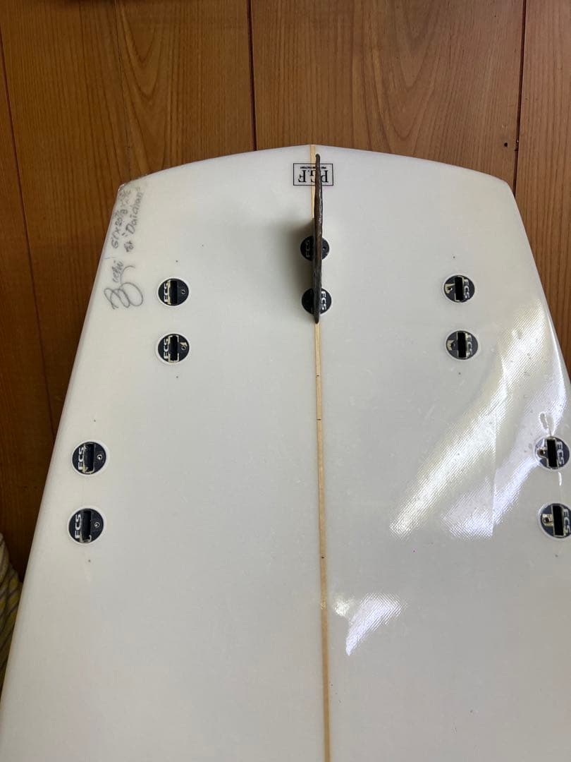 mojoサーフボード 5フィンボックス