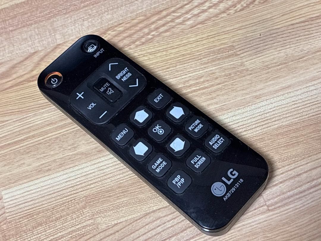 【ジャンク品】LGモニタ43UD79&リモコン（AKB72913118）