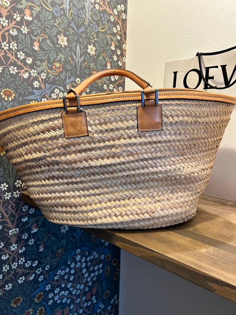LOEWE ベージュ ストロートートバッグ