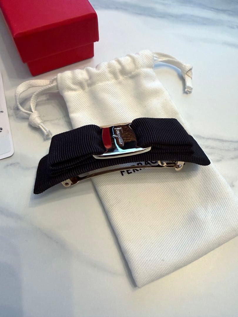 美品！フェラガモ　定番リボンバレッタ黒　正規品