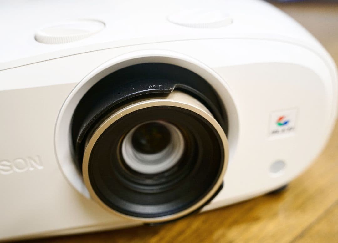 Epson EH-TW7100 プロジェクター