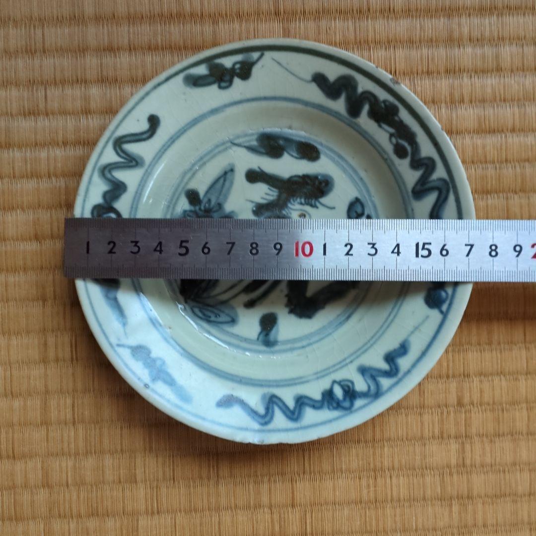 青い花と動物の陶器平皿　呉須手　皿　骨董品　古美術
