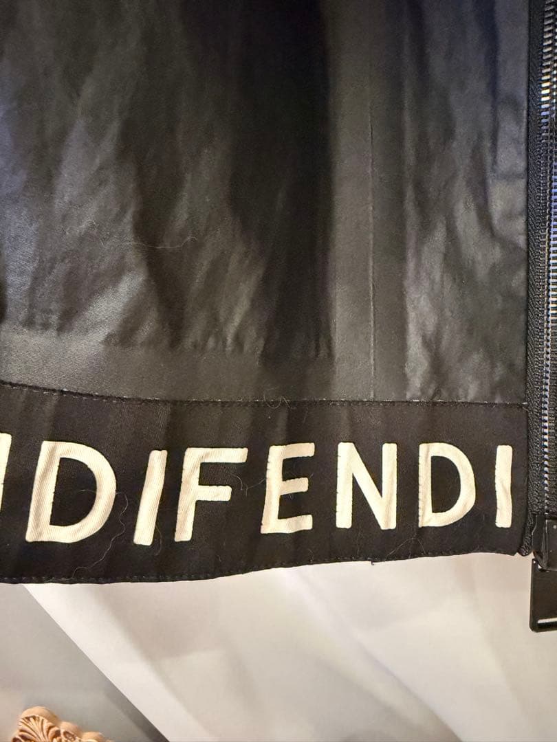 希少！！FENDI 46ストライプデザイン ナイロンジャケット