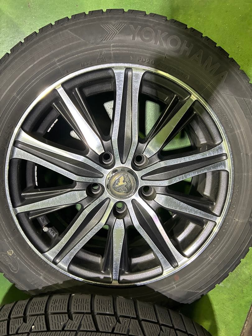 ノア 80ヨコハマスタッドレスタイヤ16インチ