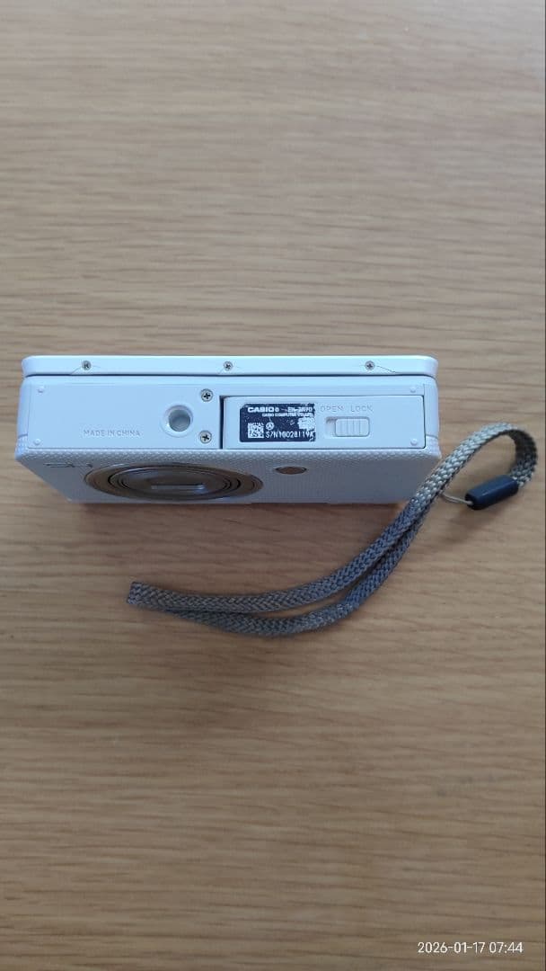 CASIO EX-ZR70 　　　　　　　　　　　　　　　　　SDカード2枚付き