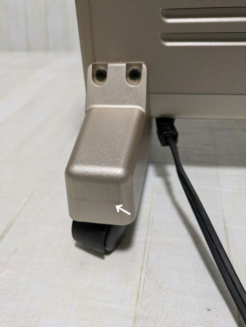 遠赤外線暖房器 　サンルミエ キュート 　E800LS