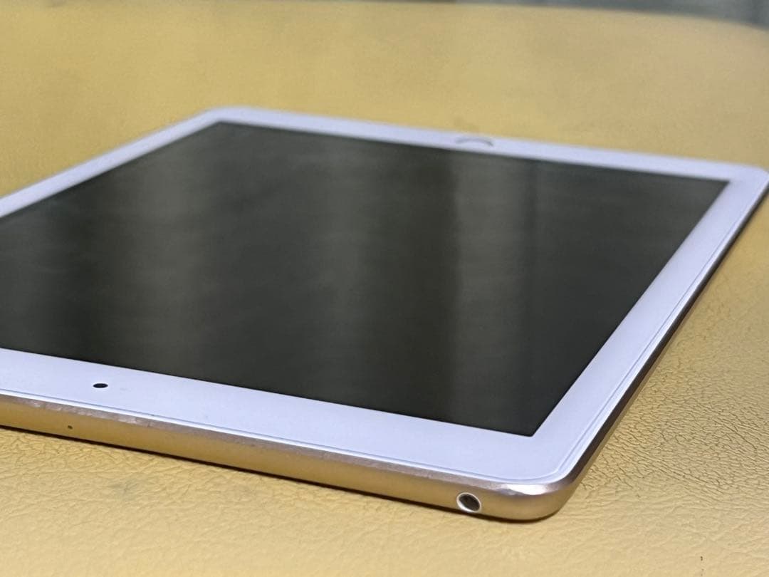 ゆの様iPad 第５世代 ゴールド　128GB