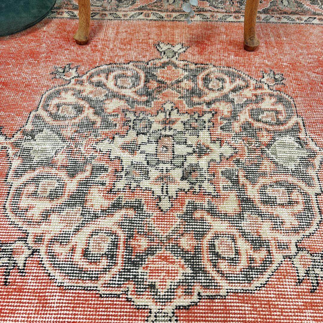 トルコ　ヴィンテージラグ　メダリオン　オレンジピンク