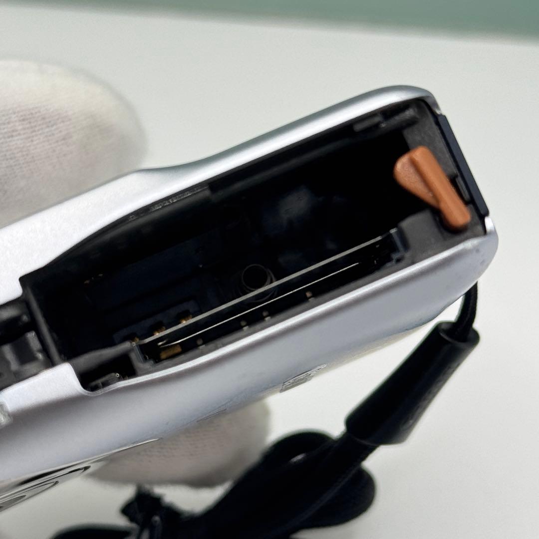 Canon キャノン IXY 200F シルバー コンパクトデジタルカメラ 箱付