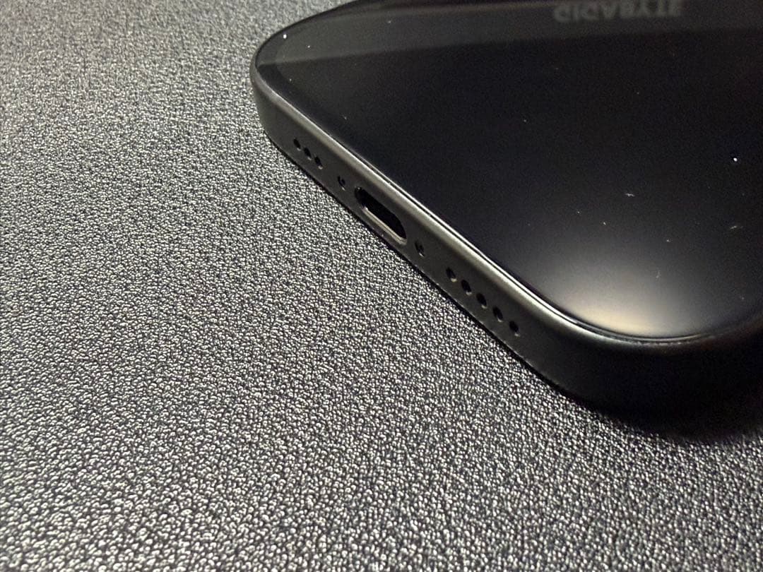 Apple iPhone 15 256GB SIMフリー バッテリー86%