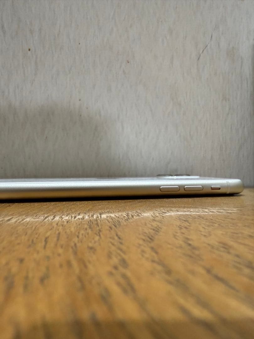 Apple iPhone 11 64GB ホワイト SIMロック解除済