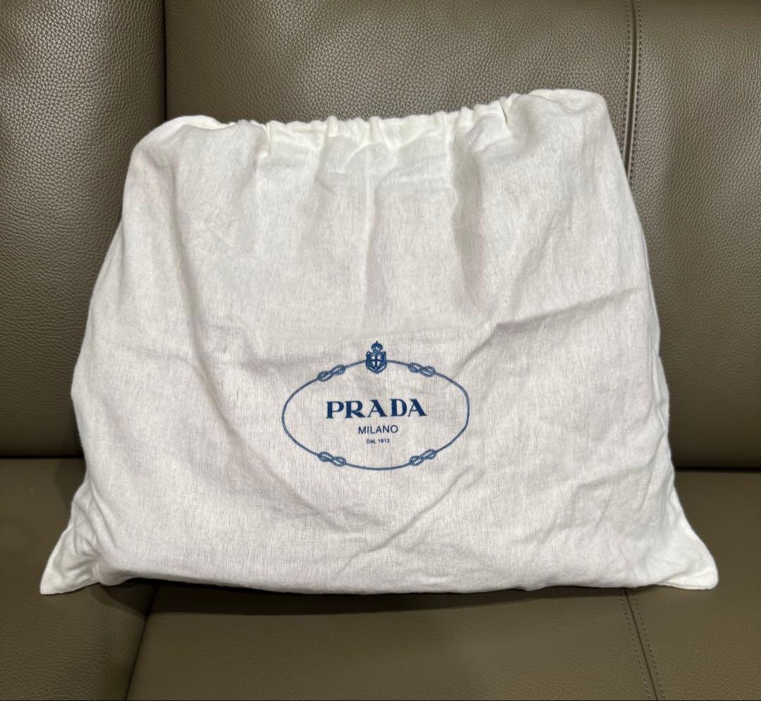 PRADA 赤 レザー ワンショルダー ホーボーバッグ