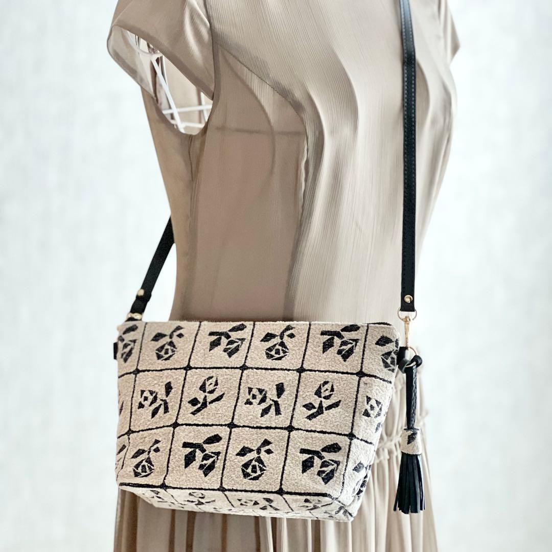 ミナペルホネン Lulu beigeショルダーバッグMB508-301