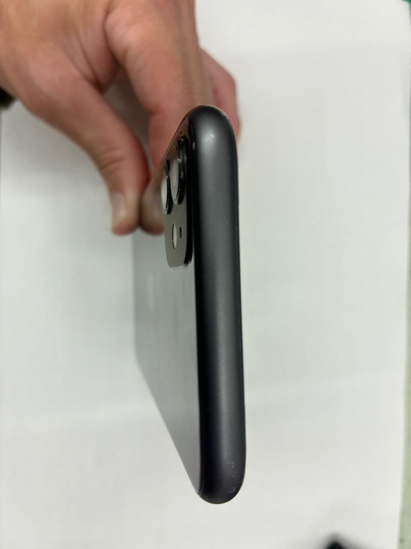 Apple iPhone 11 ブラック