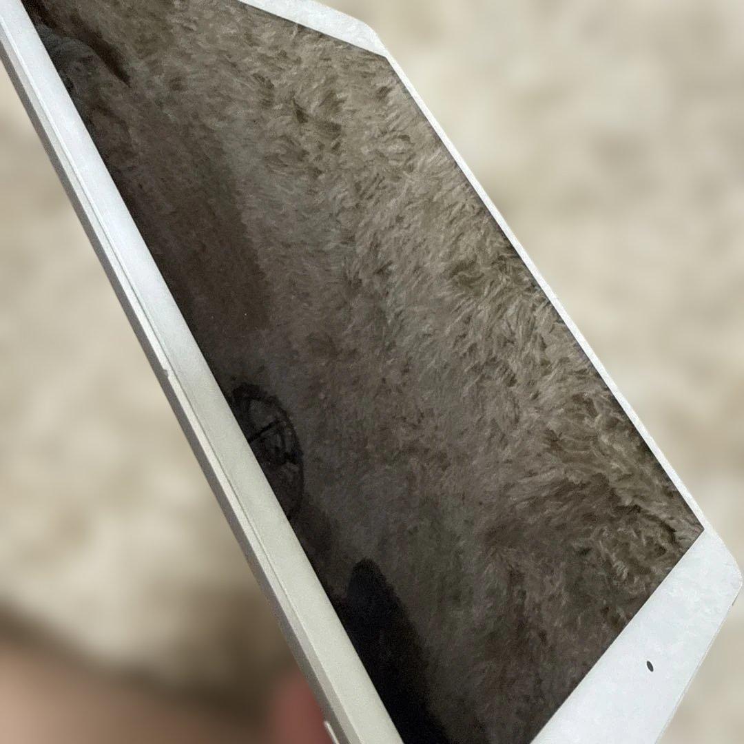 Apple iPad第7世代 セルラー版32GB A2198 シルバー
