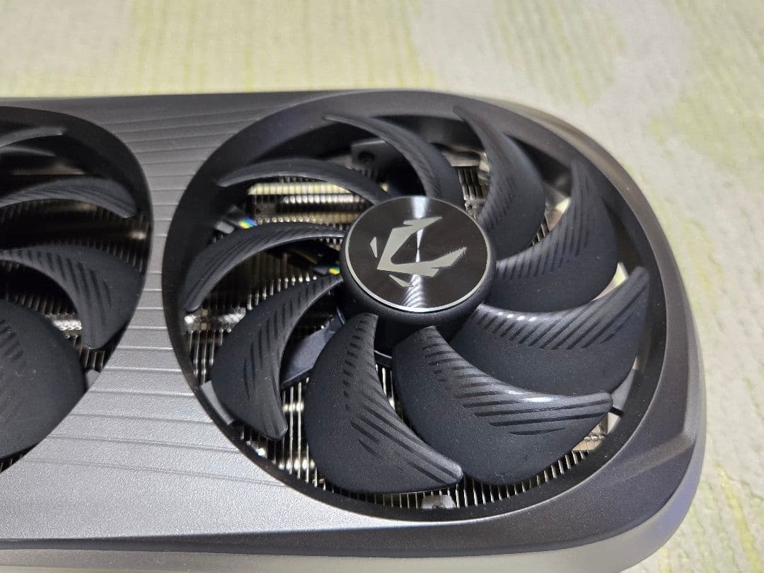 グラフィックボード・グラボ・ビデオカード ZOTAC GeForce RTX 4070 Ti 12GB