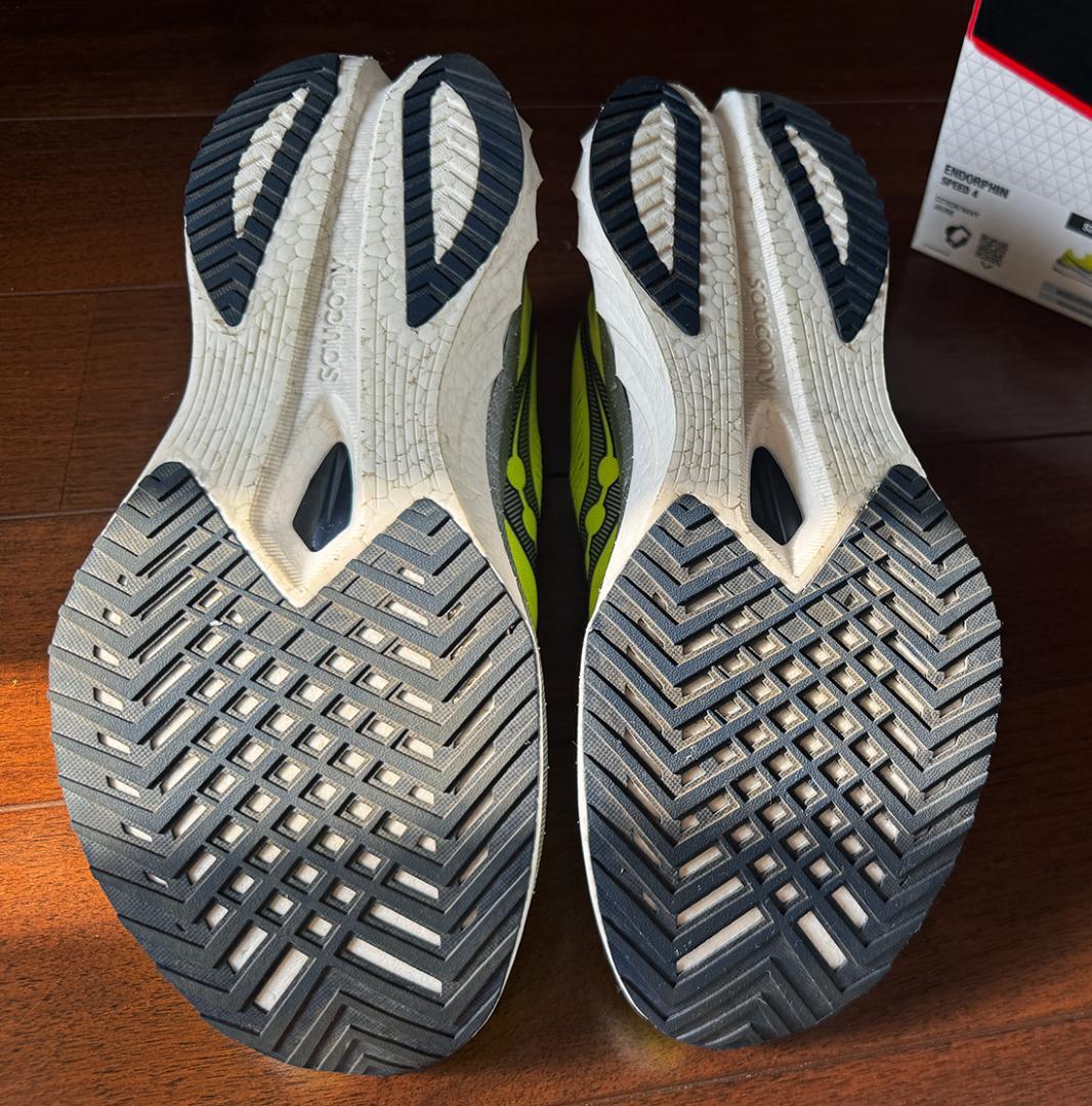 サッカニー エンドルフィン スピード 4 イエロー 26.0cm