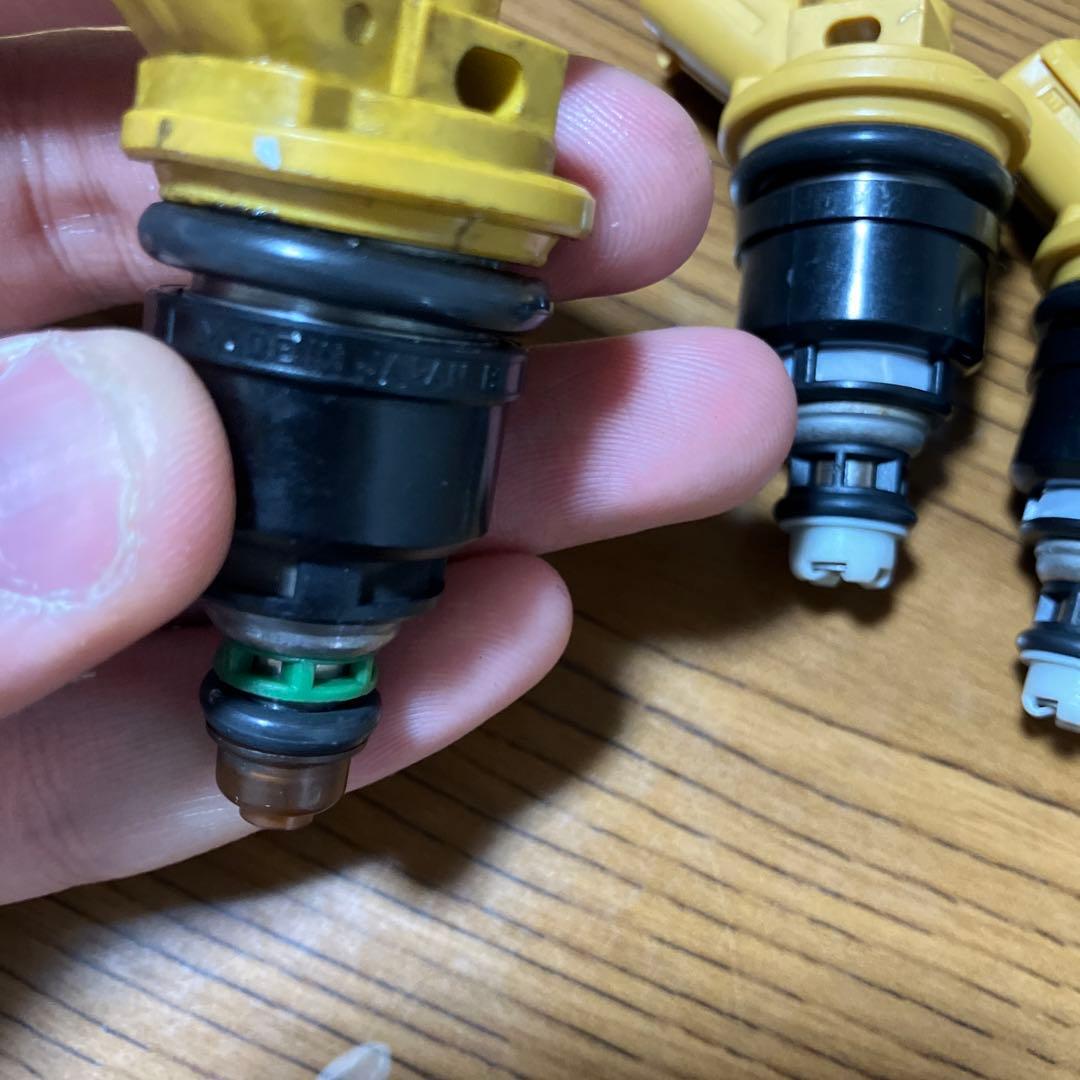 GF-GC8用インジェクター 新品3ヶ 中古1ヶ