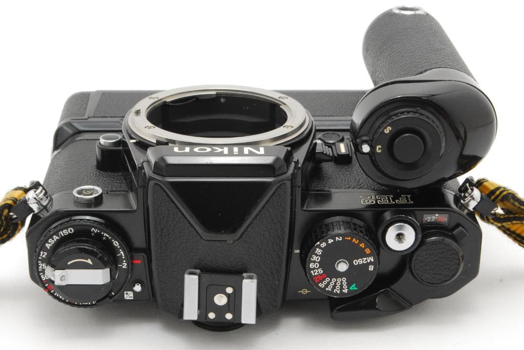 値下げ！〈美品＋〉Nikon FE2 35mmカメラ MD-12モータードライブ