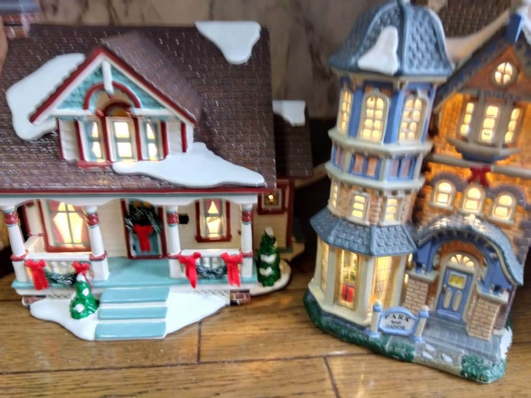 クリスマスヴィレッジLEDライトハウス・ミニチュアハウス・ドールハウス4点セット