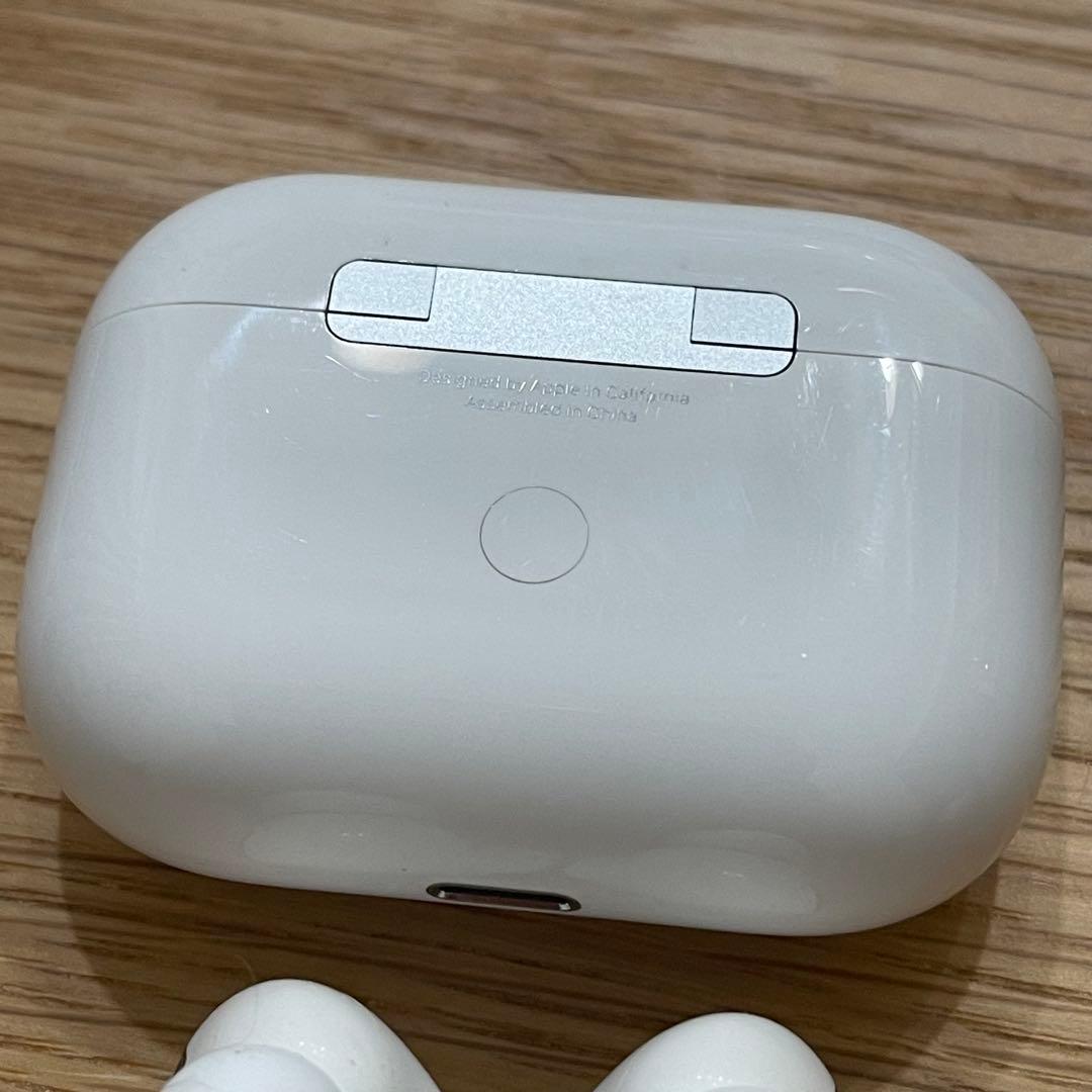 初代 AirPods Pro 本体 ホワイト 充電ケース付き