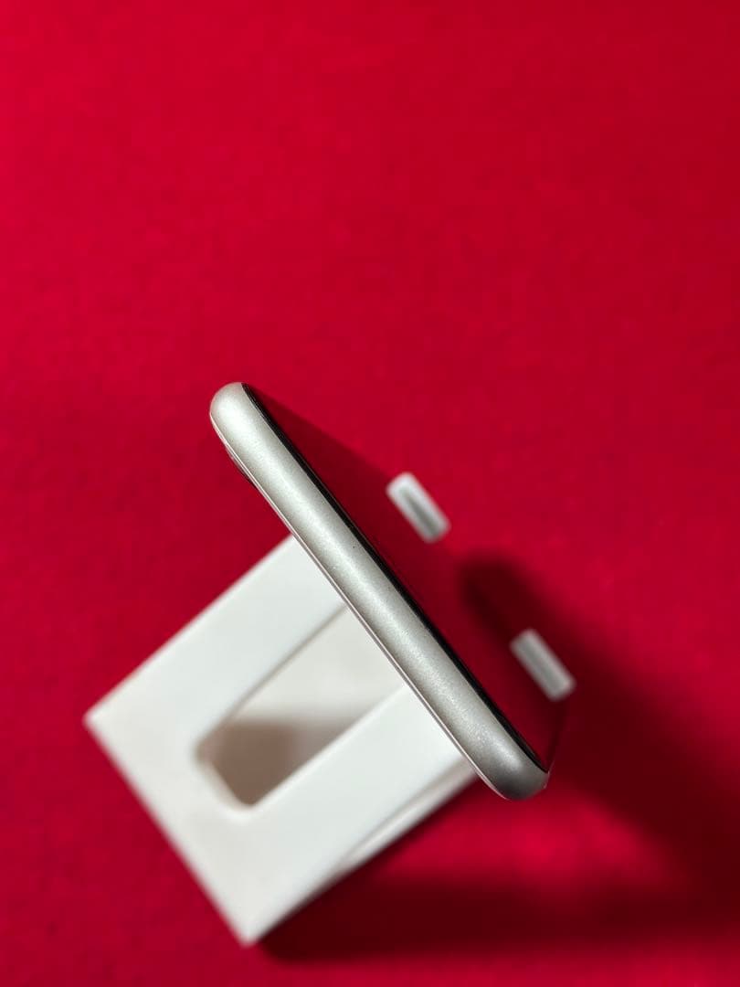 【0494】iPhone SE3第3世代スターライト 128GB simフリー