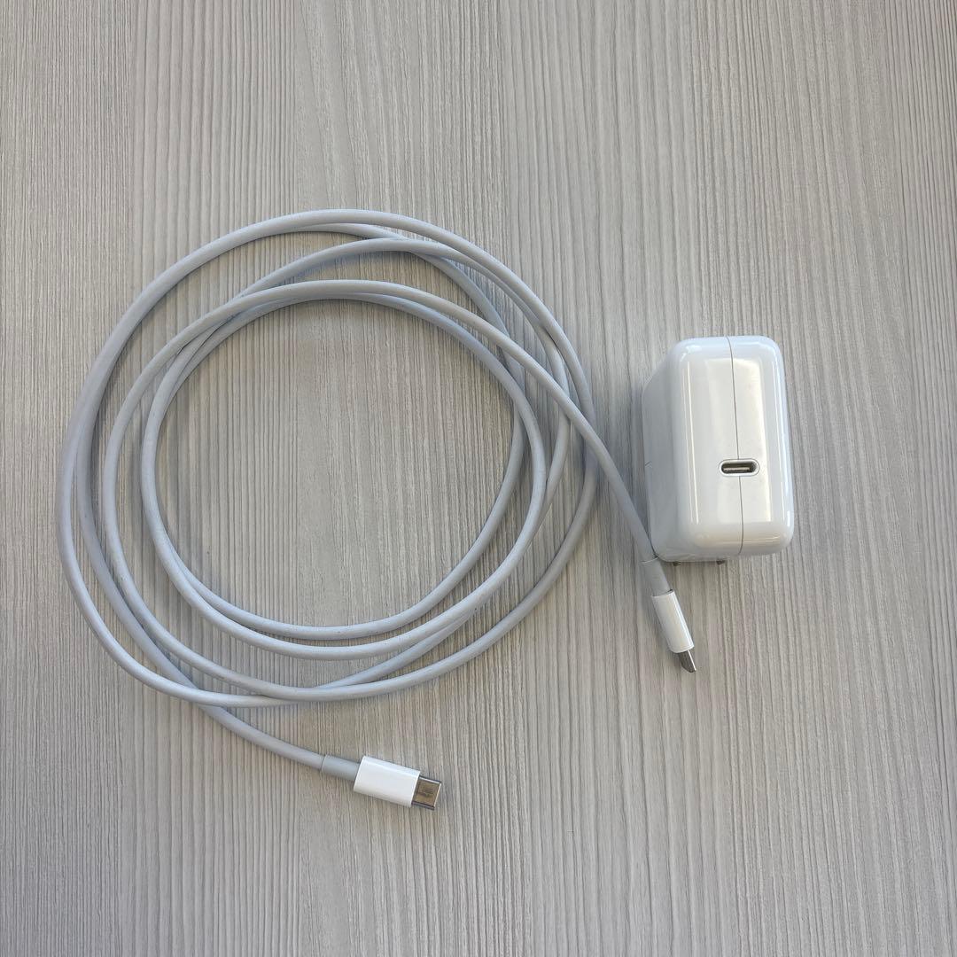 Apple MacBook Air シルバー/充電器付き