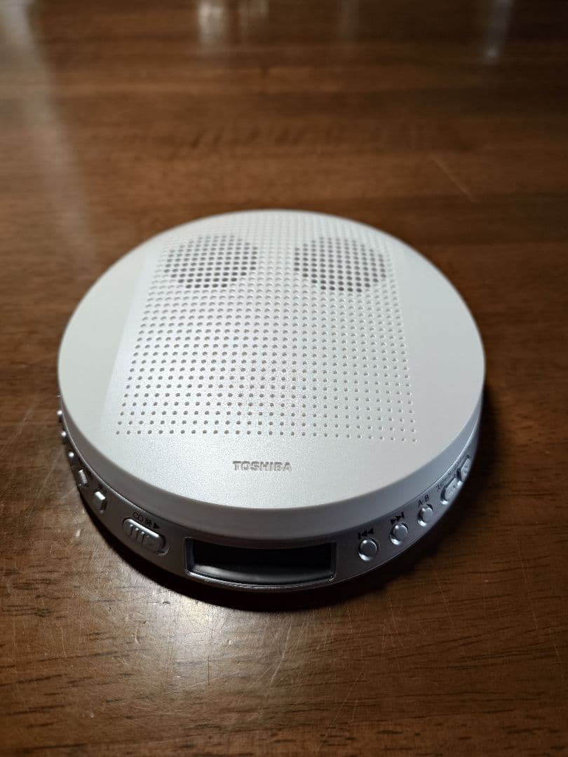 TOSHIBA ポータブルCDプレーヤー TY-P2