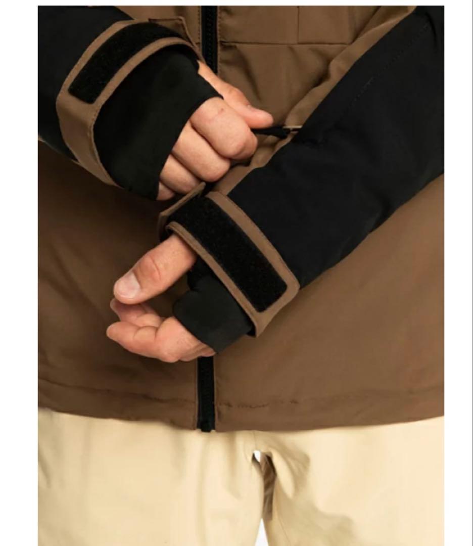 新品　QUIKSILVER クイックシルバー　スノボウェア　定価31900円