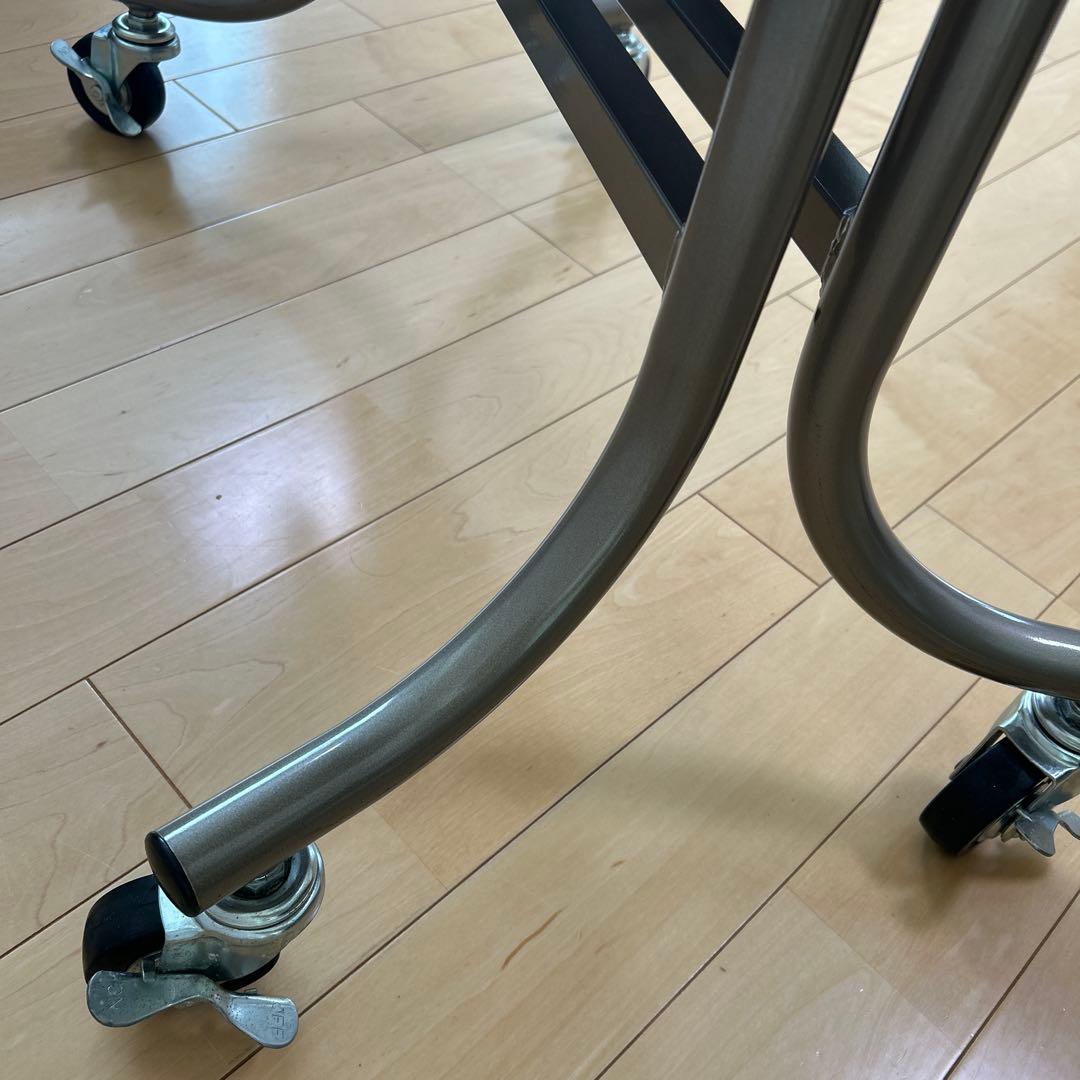 フライト式円型テーブル　折りたたみテーブル　直径120cm 丸テーブルキャスター