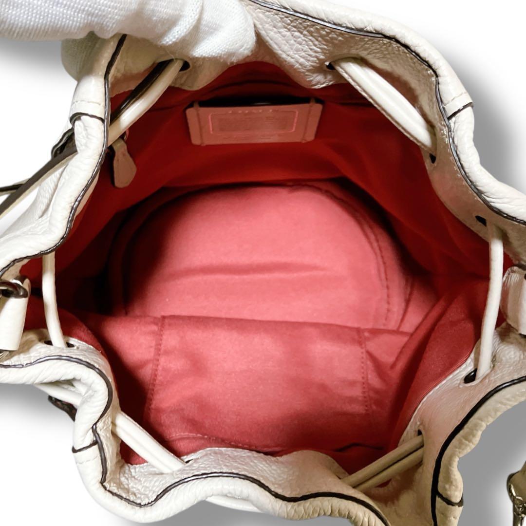 コーチ 良品 2way 斜め掛け可 レザー 巾着ショルダーバッグ ホワイト系