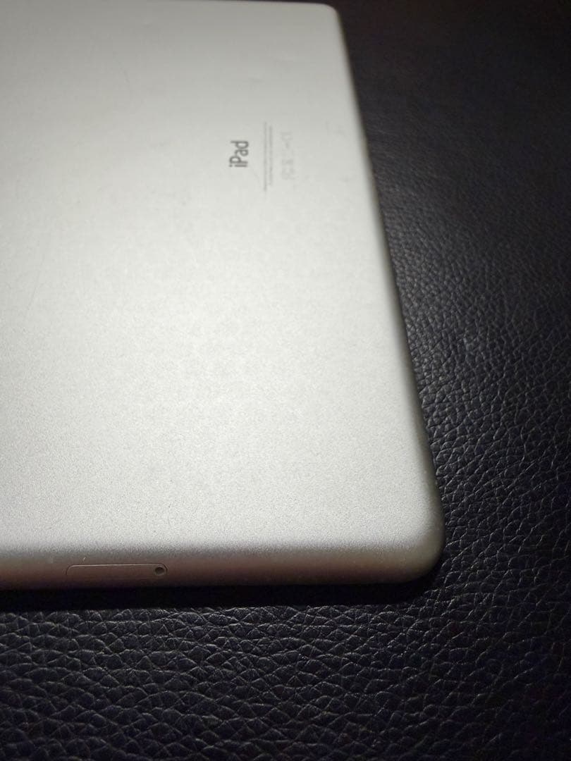 iPad Pro 12.9インチ　第1世代　Wi-Fiモデル　ケース、フィルム付