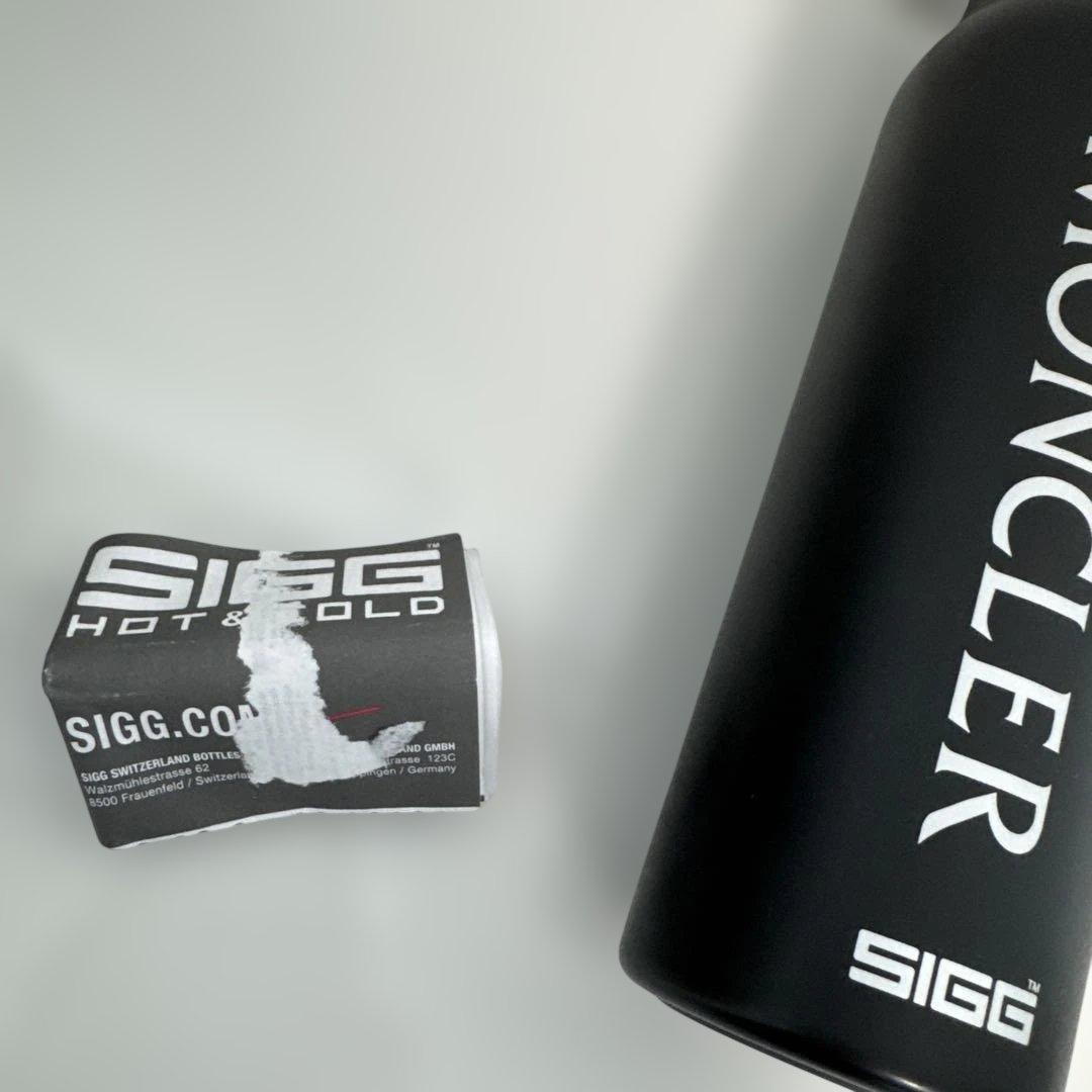 モンクレール　水筒