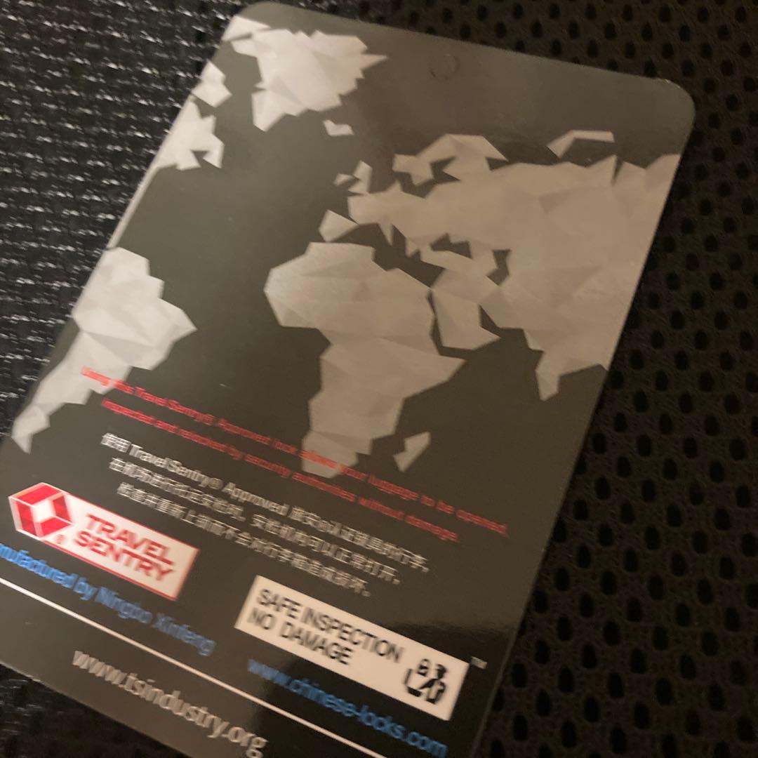 【大幅値下げ致しました】さらに値下げしました。真っ赤な軽量スーツケース