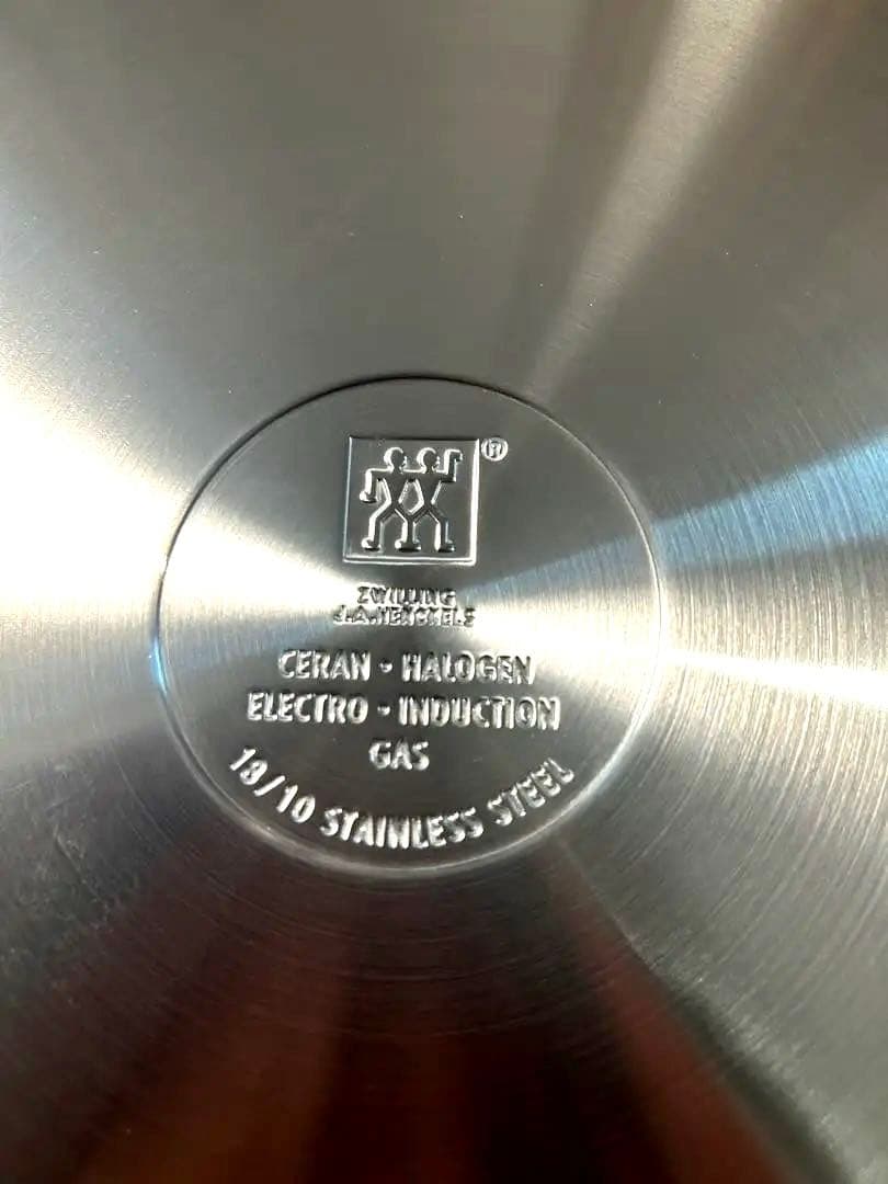 ★40%オフ・送料込♡新品♥️ZWILLING ステンレススチール24cm★蓋付