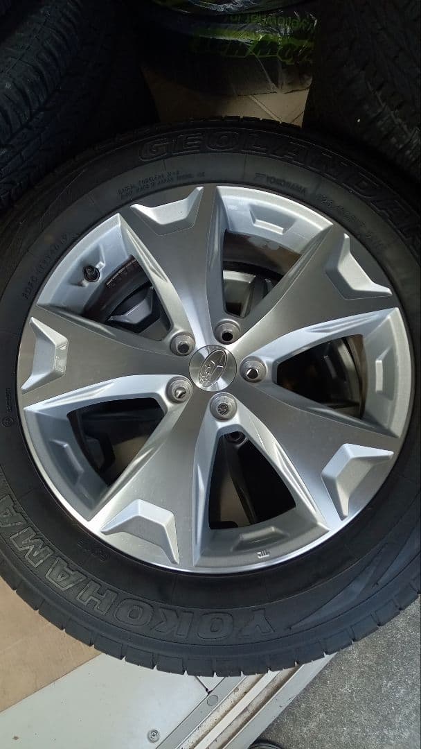 【引取限定】スバル フォレスターSJ5純正夏タイヤ・ホイールセット中古品