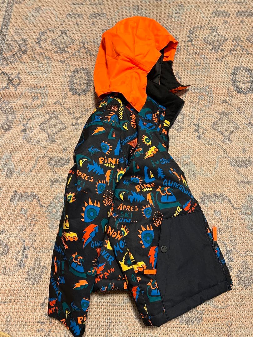 Quick Silver スキー、スノボウェア　上下6〜7歳130 上着美品
