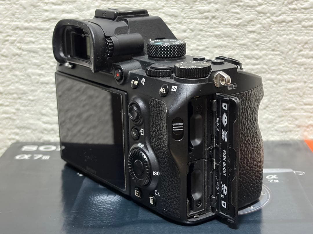 SONY α7 III ボディ ミラーレス一眼カメラ【ILCE-7M3】