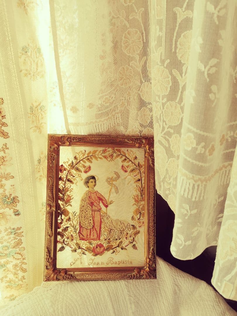 アンティーク バプテスマの聖ヨハネと羊と薔薇 ニードルポイント 手刺繍 額付