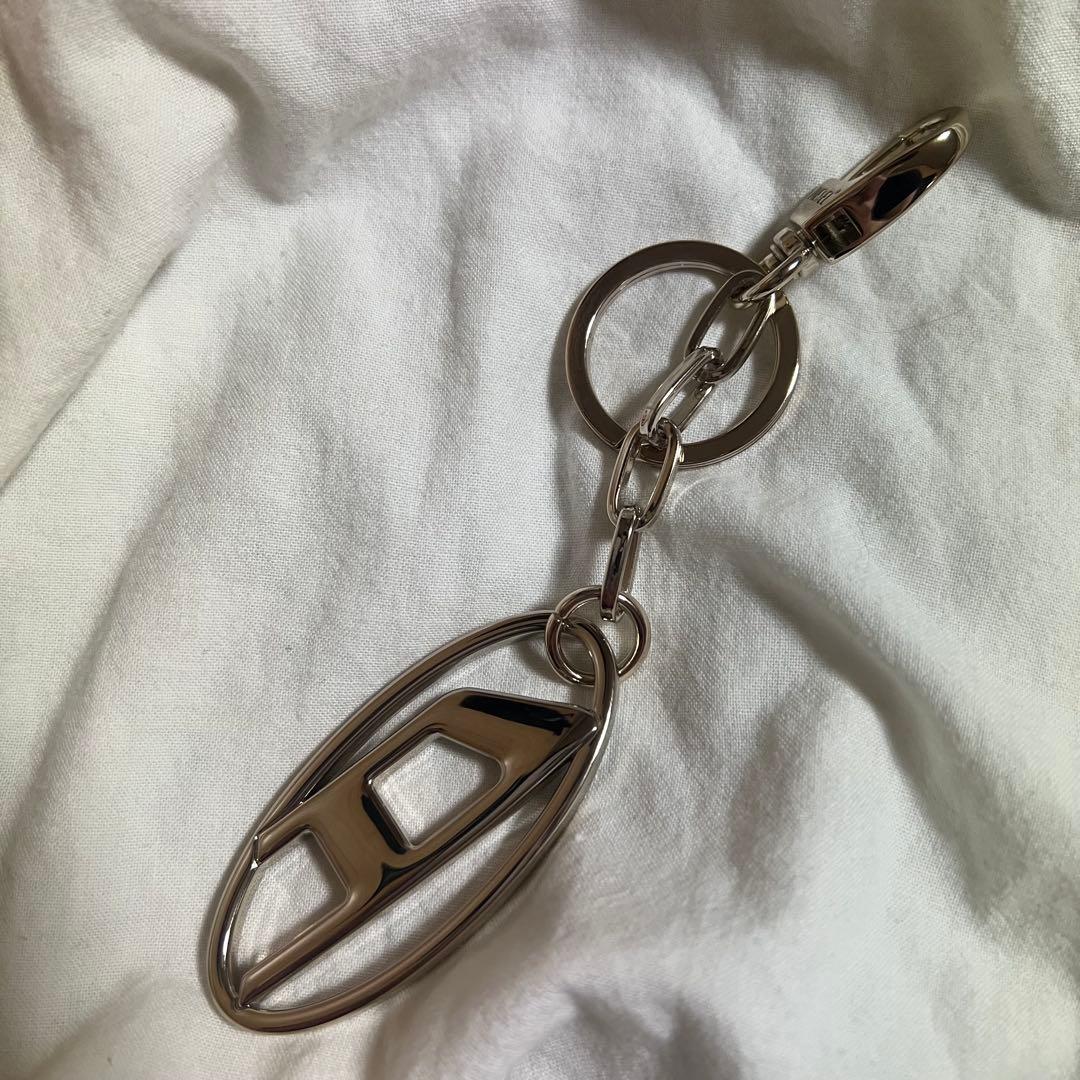 DIESEL キーホルダー　キーリング　オーバルD ロゴ　チャーム　シルバー