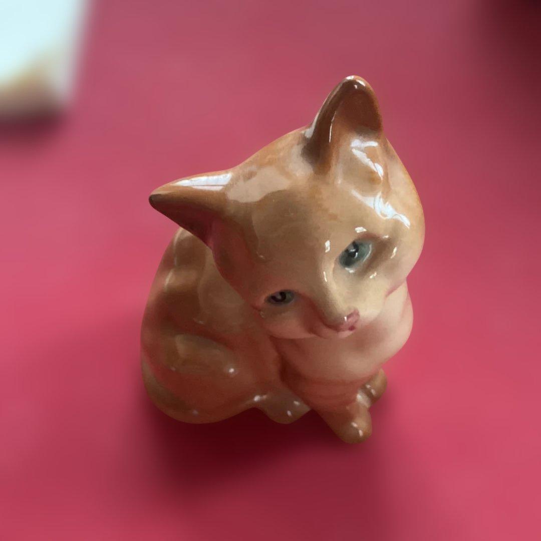 英国ビンテージ ロイヤルドルトンの上品な猫