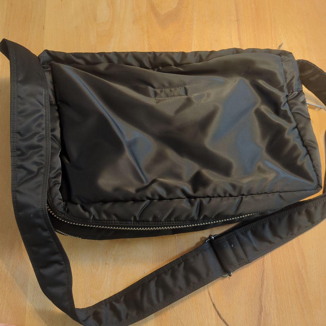 【廃盤】ポーター　PORTER タンカー　ブラック ショルダーバッグ　やや大きめ