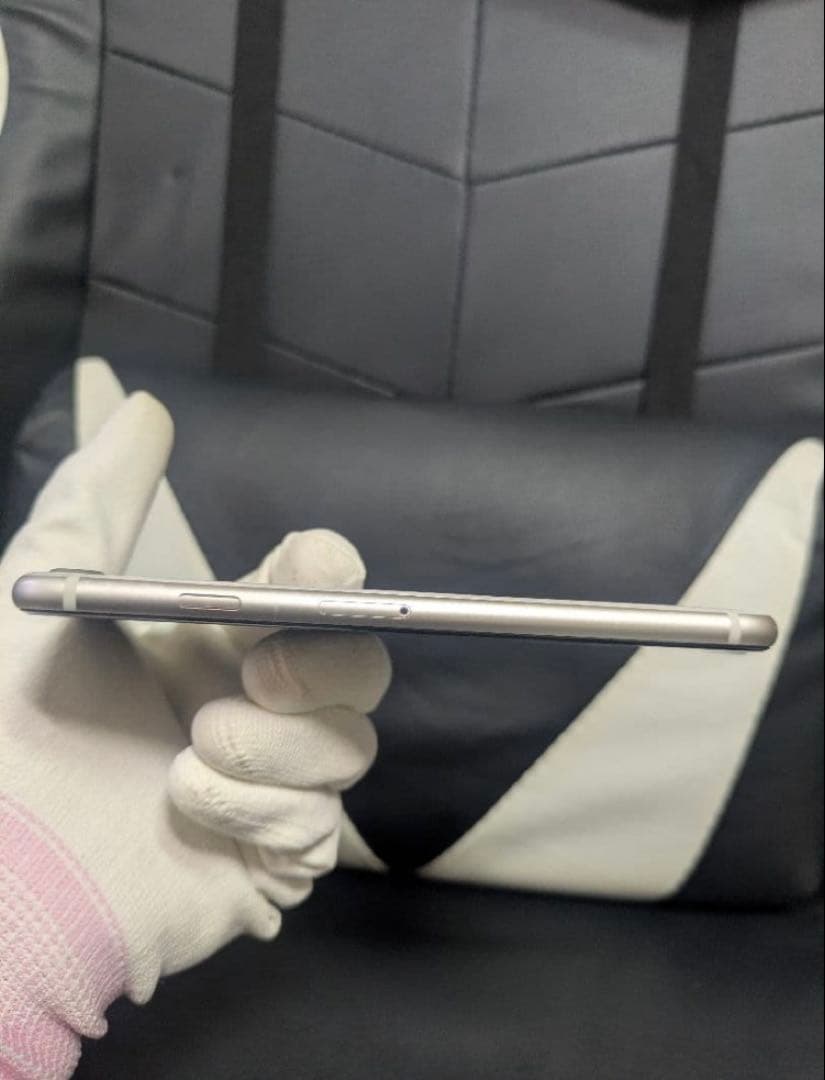 画面新品　iPhoneSE 第3世代 64gb SIMフリー 白